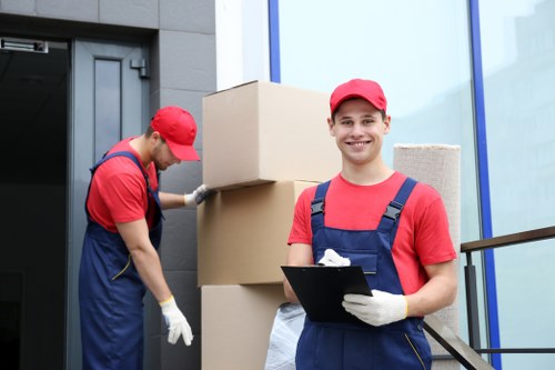Reliable moving van support for local Ponders End relocations